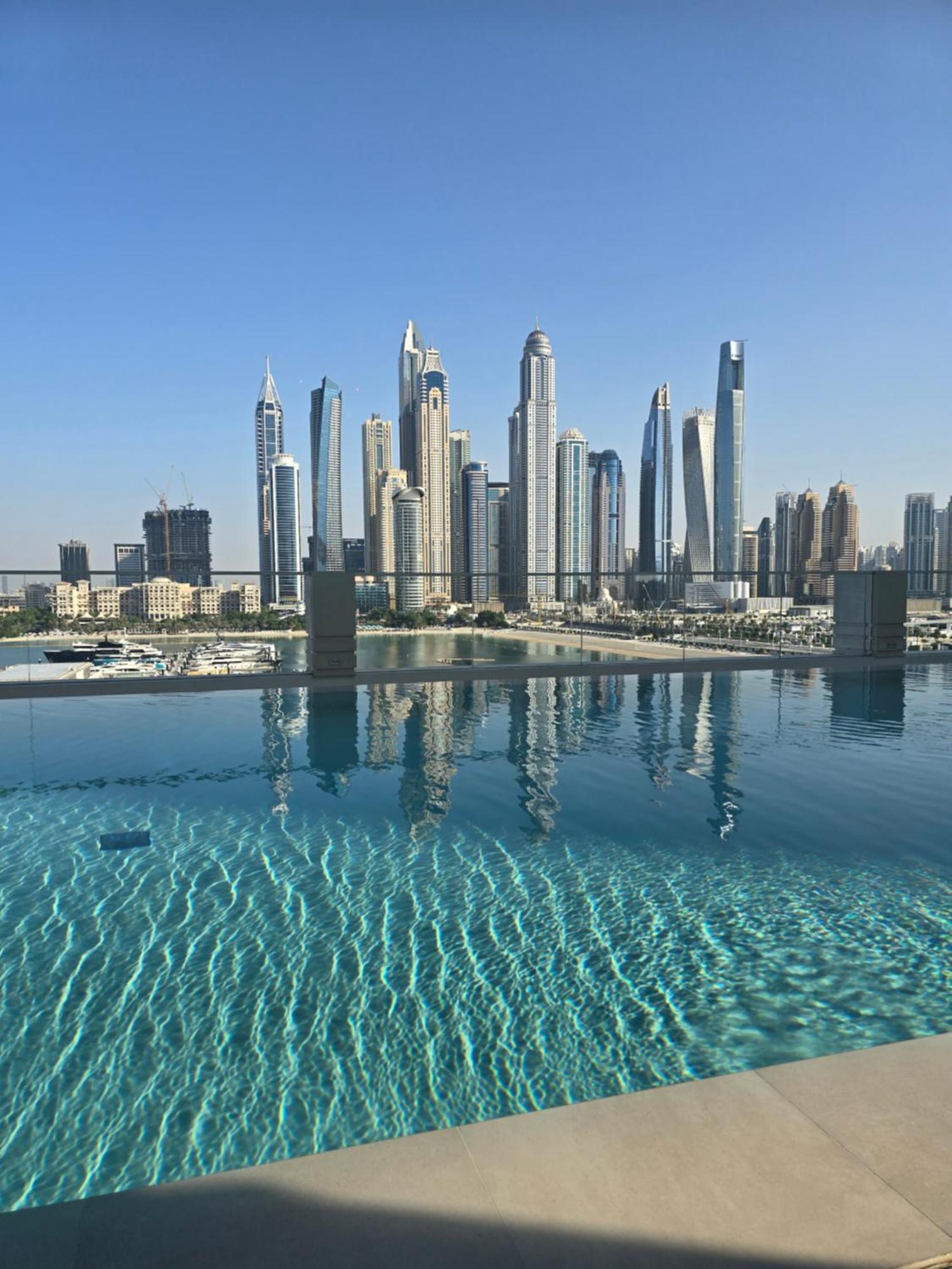 Apartment Luxury 3br Penthouse Retreat - Private & Palm Views Dubai