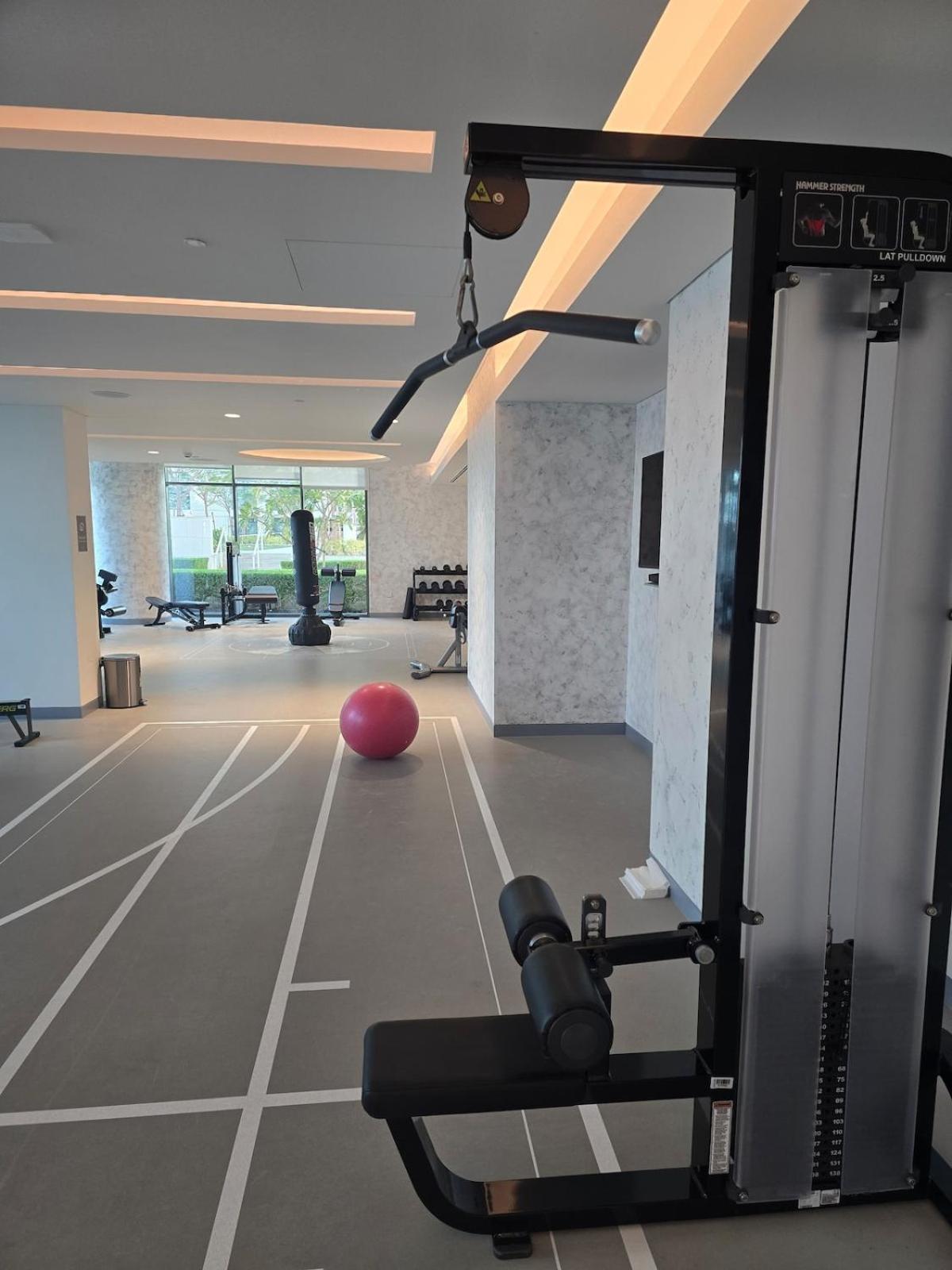 Luxury 3br Penthouse Retreat - Private & Palm Views Apartment *