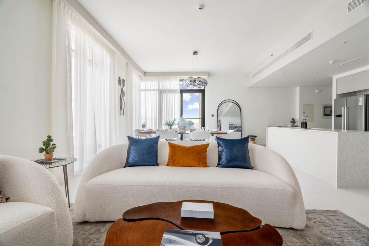 Luxury 3br Penthouse Retreat - Private & Palm Views *