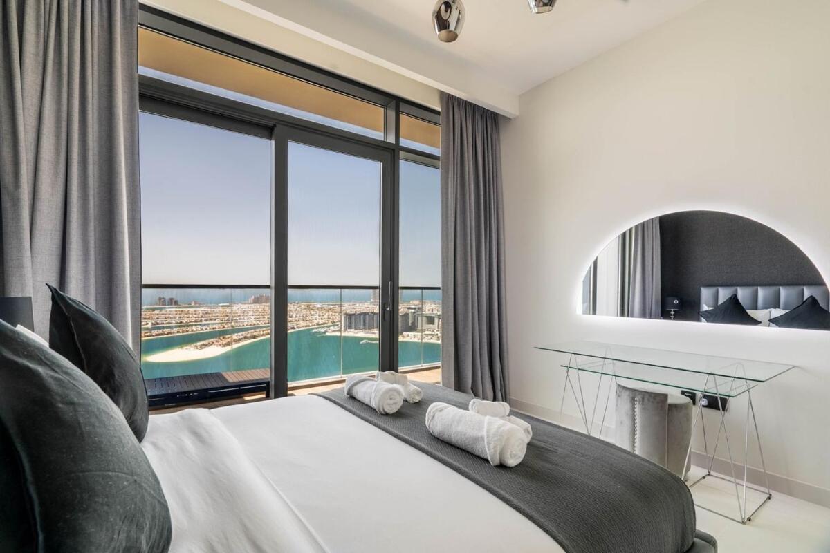 Luxury 3br Penthouse Retreat - Private & Palm Views