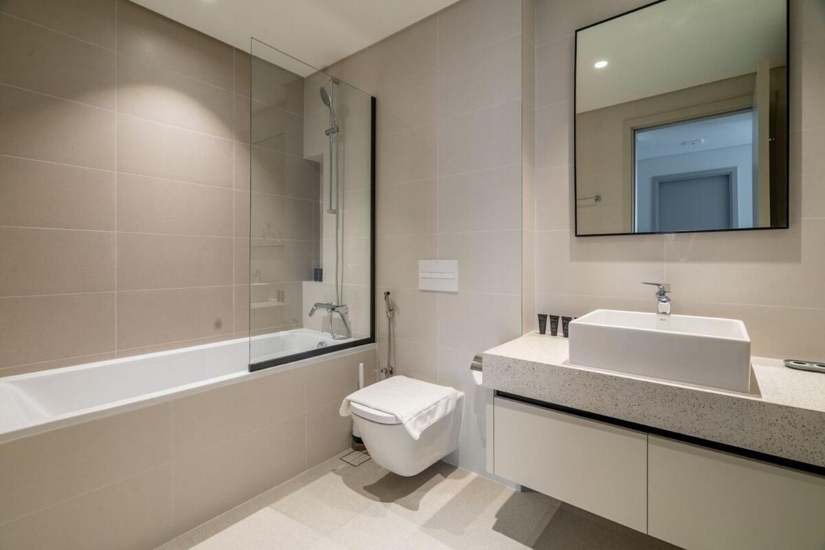 Luxury 3br Penthouse Retreat - Private & Palm Views Dubai