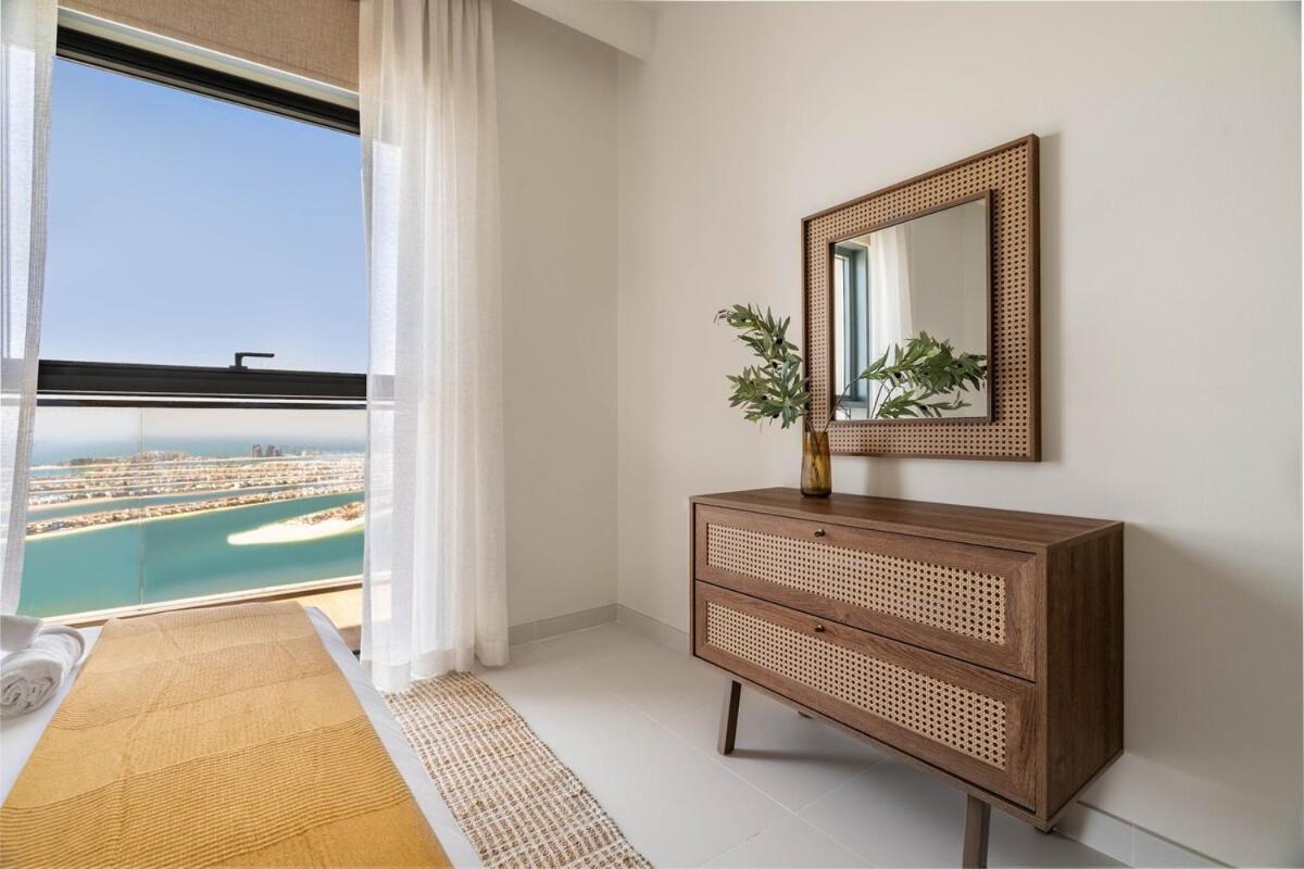 Luxury 3br Penthouse Retreat - Private & Palm Views Apartment Dubai